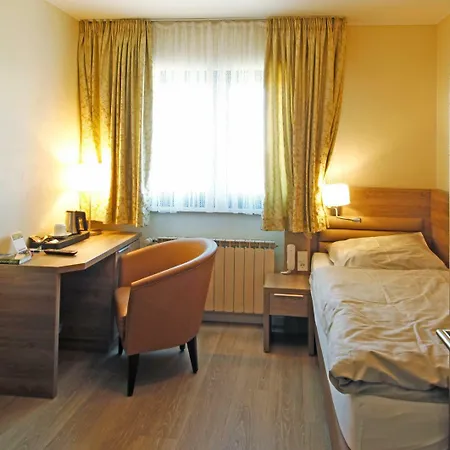 Saint Fiacre מלון 3*