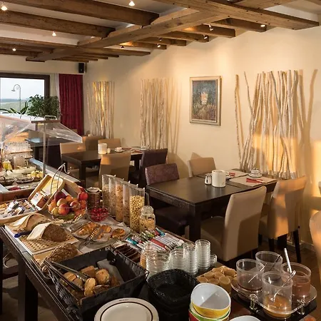 Saint Fiacre Otel 3*